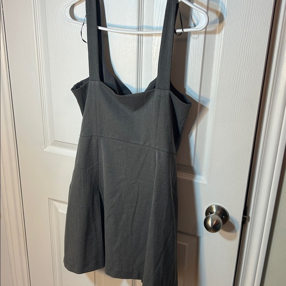 Dynamite Pleated Skort Mini Dress grey size large - Picture 10 of 10